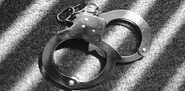 hand cuffs web 9