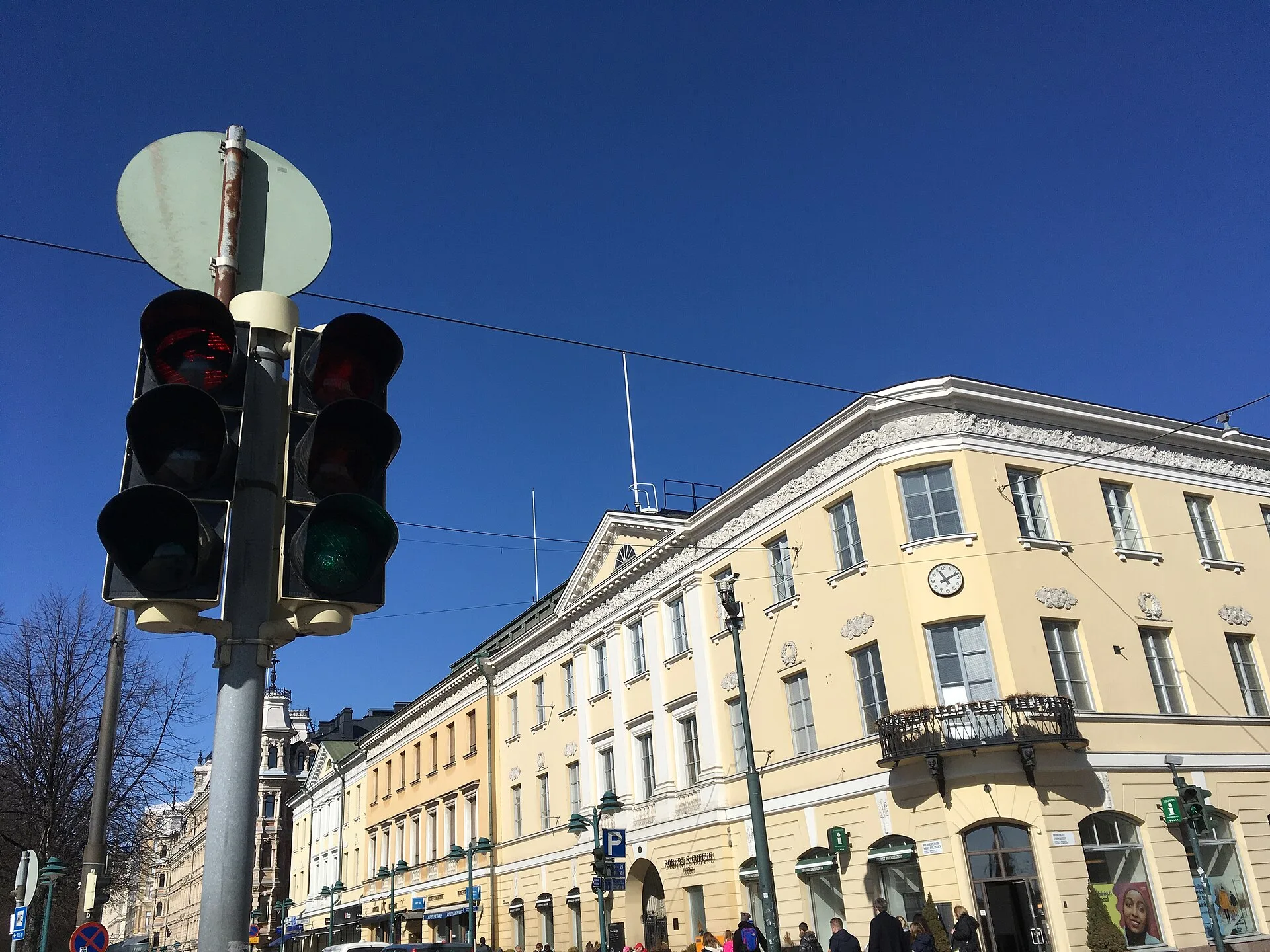File photo: A traffic signal showing a red left-turn arrow beside a green light, on a street in Helsinki, Finland. Representative image; does not show the Oshawa or Clarington intersections.